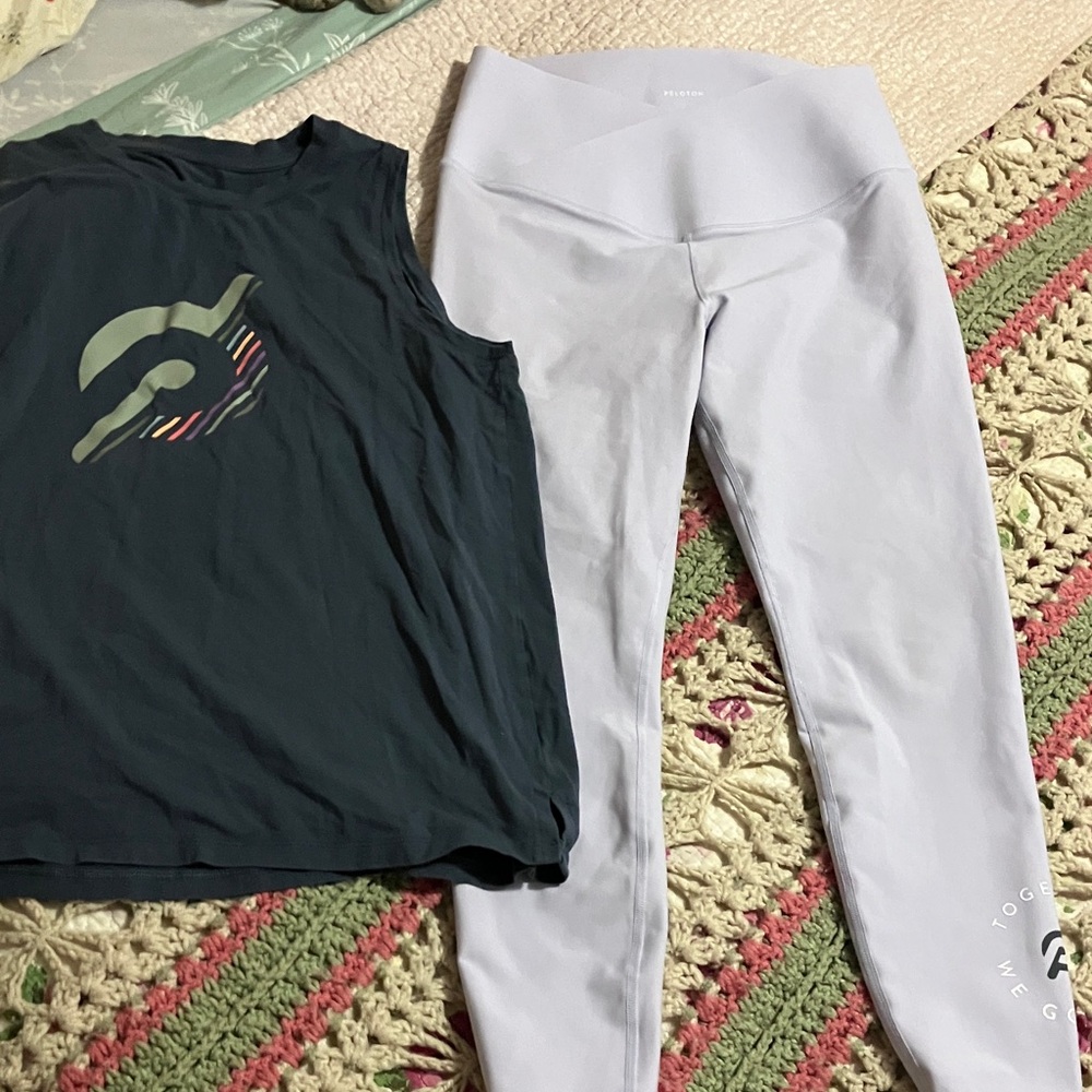 2 items Peloton  Tank and Light purple  Leggings size large